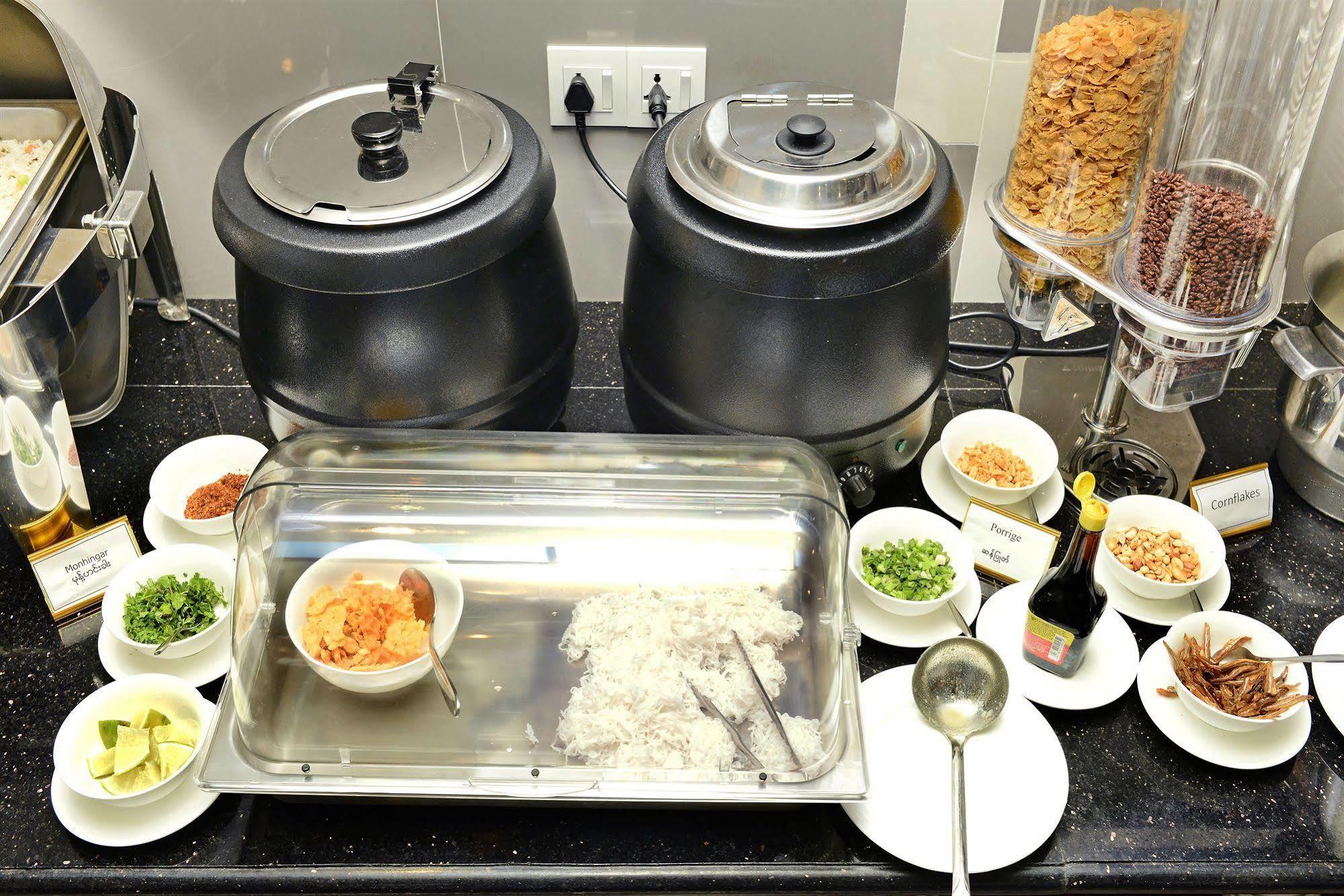 Hotel Grand United - 21St Downtown Yangon Ngoại thất bức ảnh